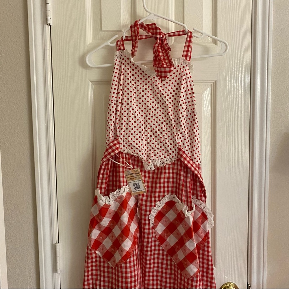 Red/White Strawberry Gingham Pinafore Apron with Hearts (Vintage)